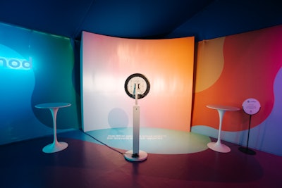 The activation also featured an AI aura photo experience. Based on their answers to a few quick questions, guests were digitally transformed into a colorful digital print inspired by one of Method’s most popular scents.