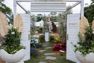 Fête Urbane is a female- and family-led floral and event design studio, specializing in floral design, installations, event production, and styling.